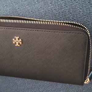 NOT FOR SALE: TORY BURCH Black Wallet